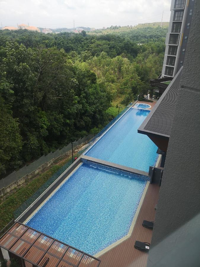 Stayje Putrajaya, 5 Minutes To Ioi City Mall, Wifi , Netflix, Free Parking Buitenkant foto