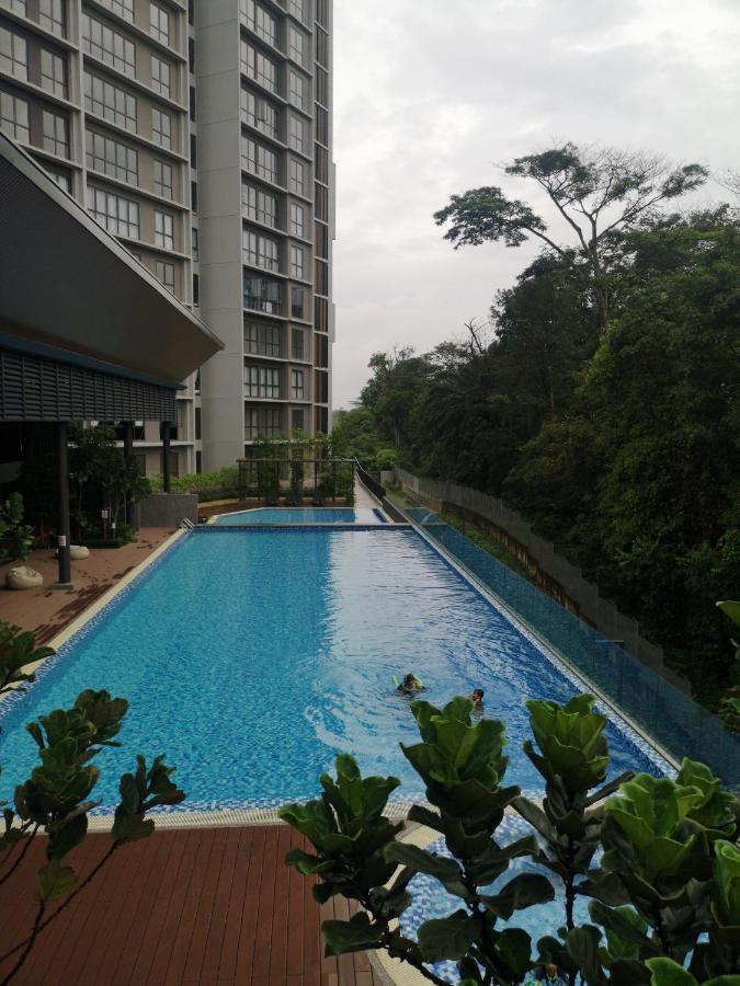 Stayje Putrajaya, 5 Minutes To Ioi City Mall, Wifi , Netflix, Free Parking Buitenkant foto