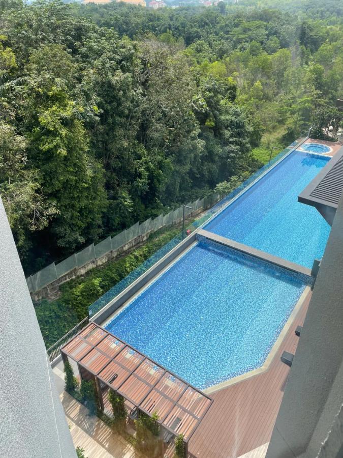 Stayje Putrajaya, 5 Minutes To Ioi City Mall, Wifi , Netflix, Free Parking Buitenkant foto